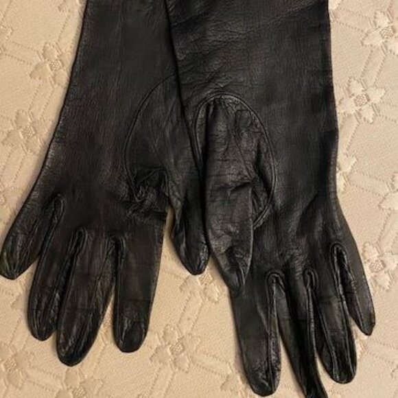 VINTAGE BLACK LEATHER W/ HAND EMBROIDERED FLOWERS - RARE FIND - SIZE 7 - Picture 2 of 7